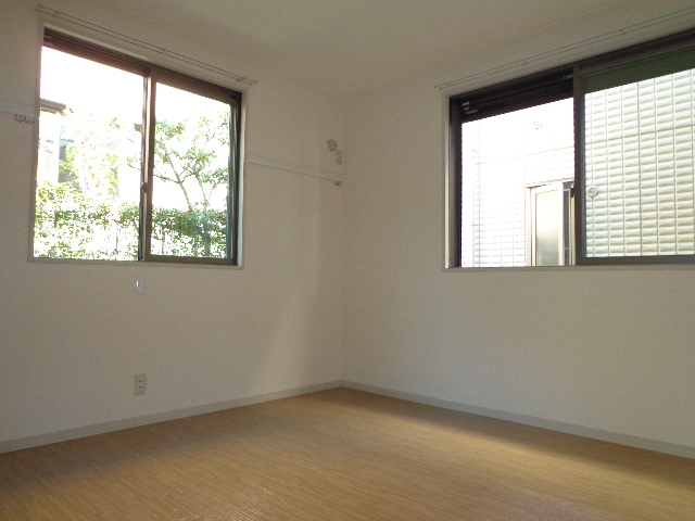 Other room space. ☆ All rooms are two-sided lighting ☆