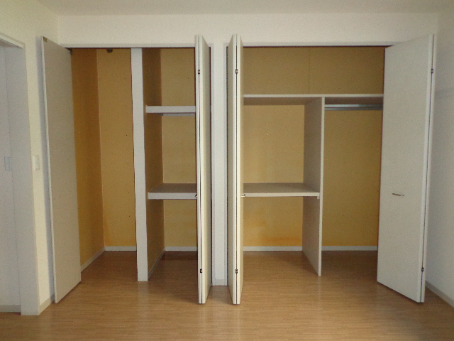 Receipt. ☆ Depth plenty ☆ closet ☆