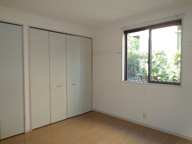 Other room space. ☆ Refreshing and high ceilings ☆