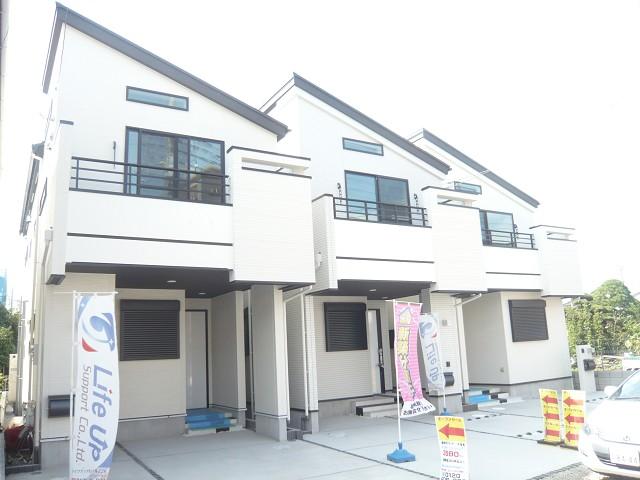 Local appearance photo. Was building completed! Using multiple textures in the appearance of white, And finished with a simple modern design.