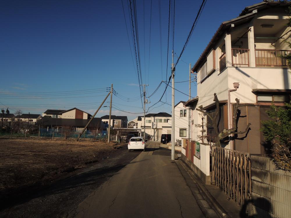 Local photos, including front road. Local (12 May 2013) Shooting