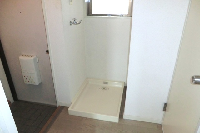 Other.  ☆ There yard indoor washing machine ☆ 