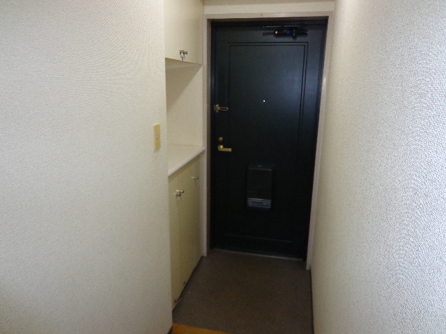 Entrance. ☆ Shoe box Yes ☆