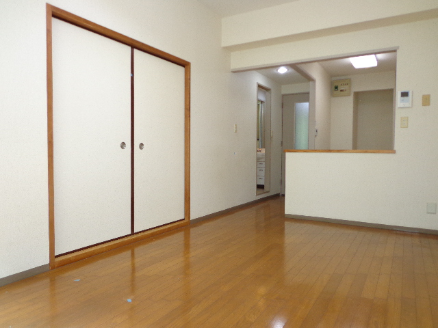 Living and room. ☆ LDK counter kitchen ☆