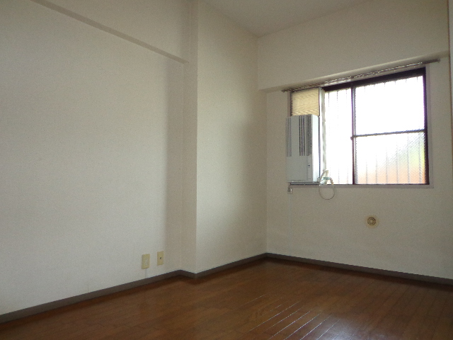 Other room space. ☆ Western-style 6.5 Pledge ☆ Each Western-style closet Yes ☆