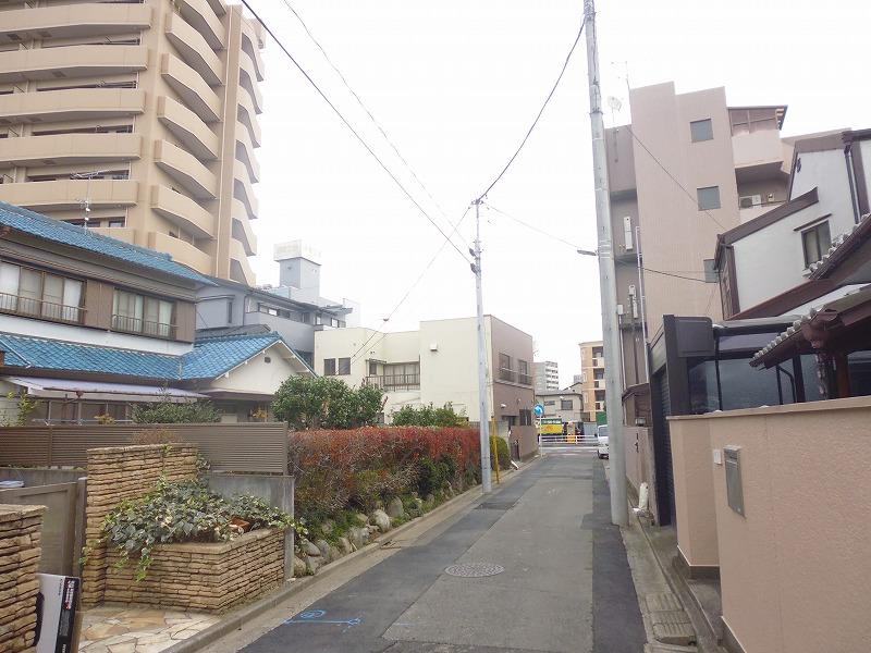 Local photos, including front road. Local (12 May 2013) Shooting