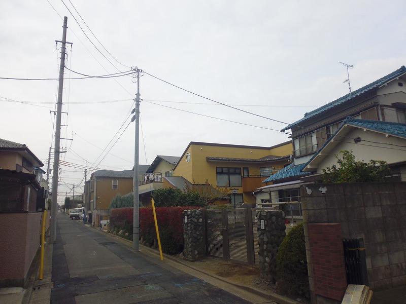 Local photos, including front road. Local (12 May 2013) Shooting