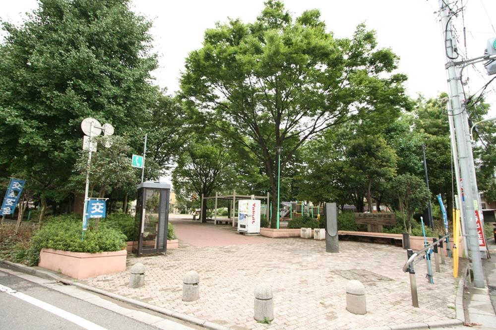 park. 700m to Hosono park
