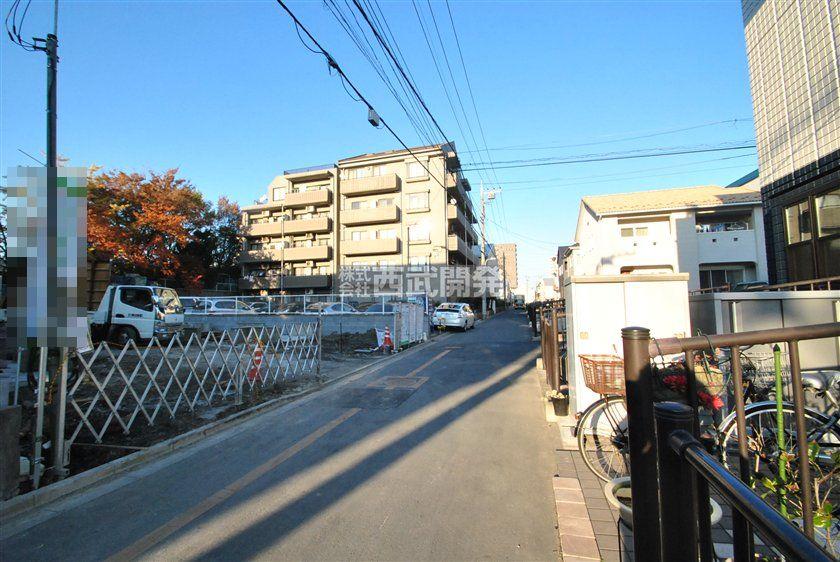 Local photos, including front road. Local (11 May 2013) Shooting