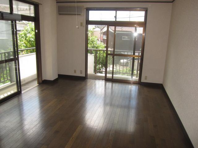 Living and room