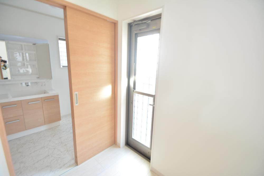 Other introspection. Kitchen back door (November 2013) Shooting