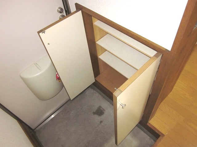Entrance. ☆ Yes shoe box ☆