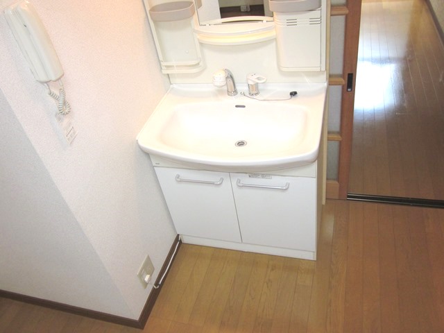 Washroom. ☆ Shampoo dresser type ・ Wash basin ☆