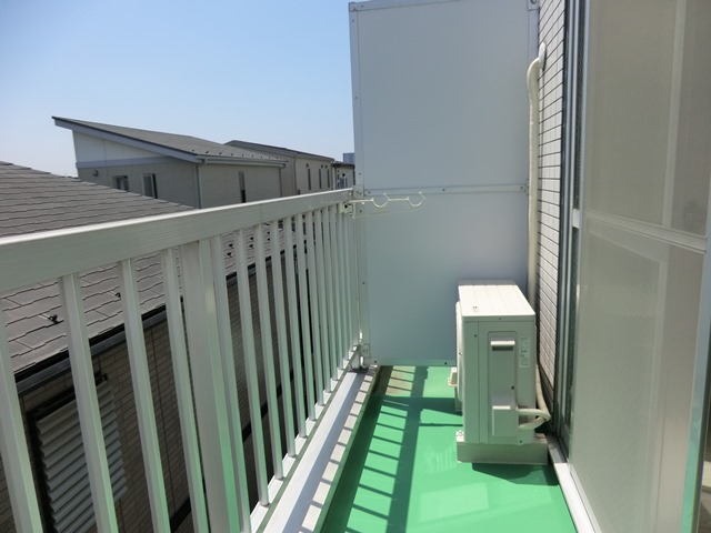 Balcony. ☆ Facing south, Day is good ☆
