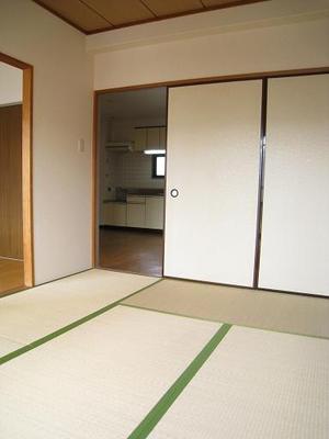 Living and room. Family reunion is a useful tatami rooms in time