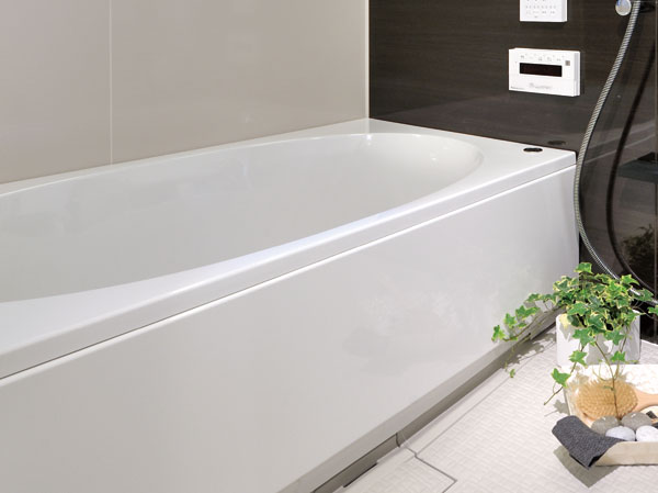 Bathing-wash room.  [Warm bath] Hard to warm the hot water is cold.