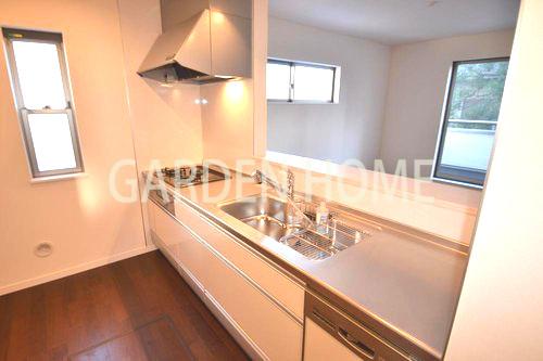 Kitchen. Popular face-to-face system Kitchen