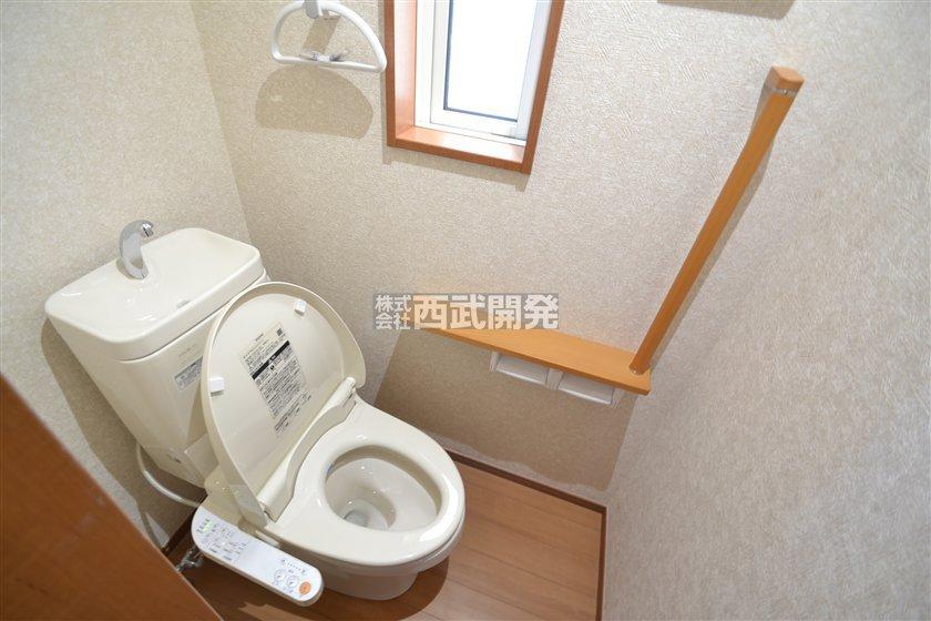 Toilet. 1 Building (November 2013) Shooting