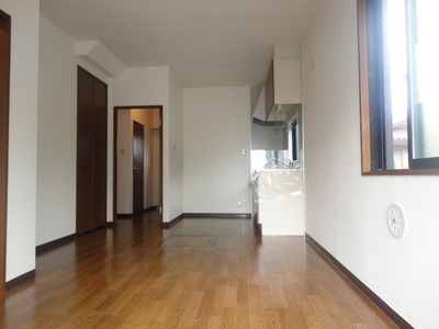 Living and room. 1F of living is 10 Pledge