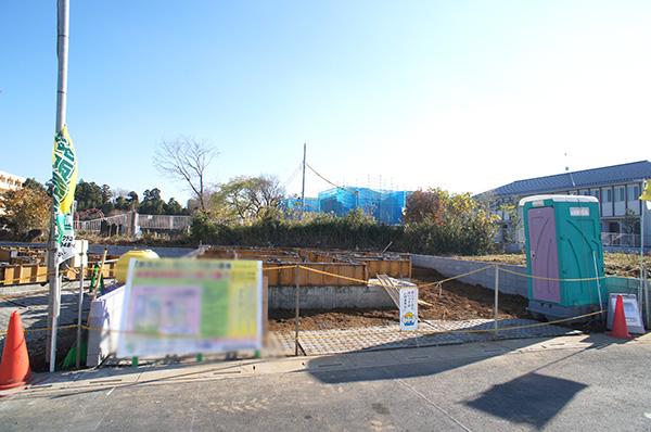 Local photos, including front road. Local (12 May 2013) Shooting