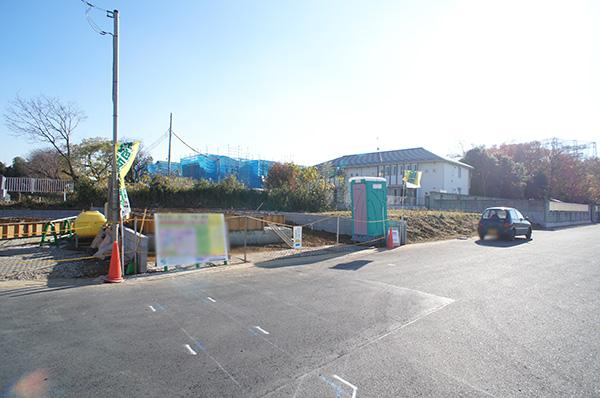 Local photos, including front road. Local (12 May 2013) Shooting