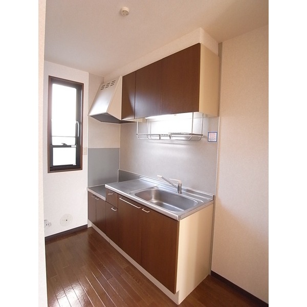 Kitchen. Gas stove can be installed