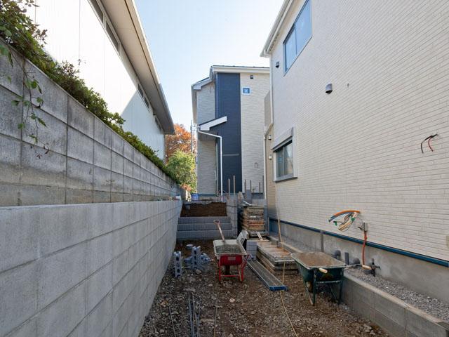 Other local. ■ 5 Building _2580 ten thousand! « ~ Car space two OK ~ » ◆ Face-to-face kitchen 15 Pledge ~ 18 is a pledge and affluent living! ◆ 1F shutter is equipped with a shutter! ◆ Environment is good Readjustment replotting! ! There are models!