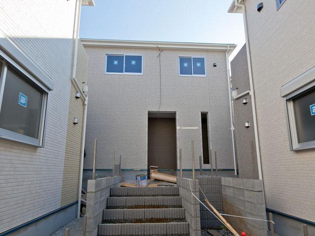 Other local. ■ Building 3 _2580 ten thousand! « ~ Car space two OK ~ » ◆ Face-to-face kitchen 15 Pledge ~ 18 is a pledge and affluent living! ◆ 1F shutter is equipped with a shutter! ◆ Environment is good Readjustment replotting! ! There are models!