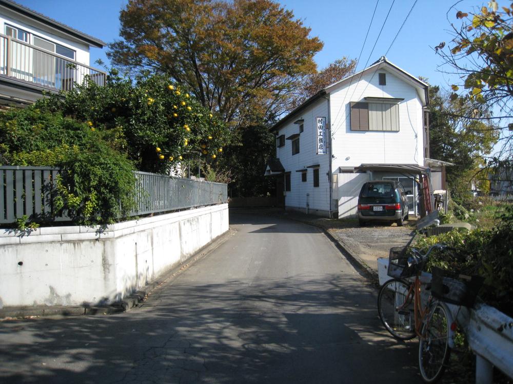 Local photos, including front road. Local (12 May 2013) Shooting