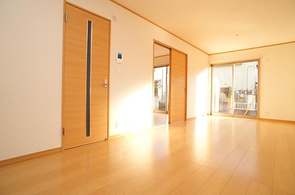 Living. Indoor (12 May 2013) Shooting D Building