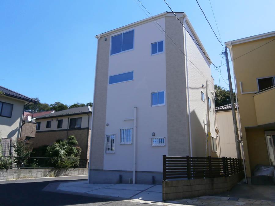 Local photos, including front road. Was building completed. Such as the actual image from per yang, We have to wait all the time so you can see directly.