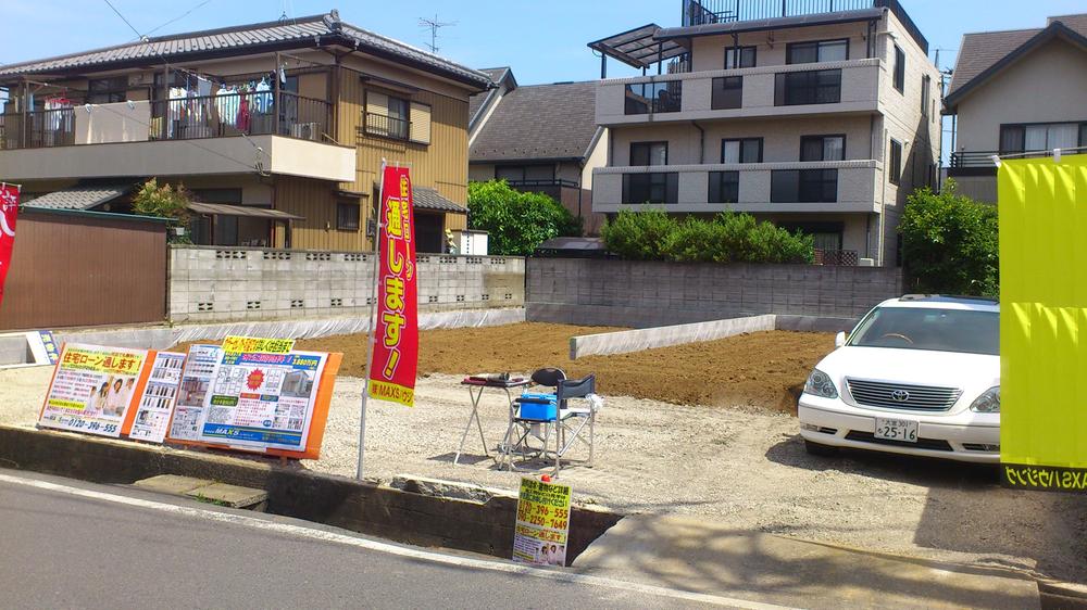 Local photos, including front road. Local (July 2013) Shooting