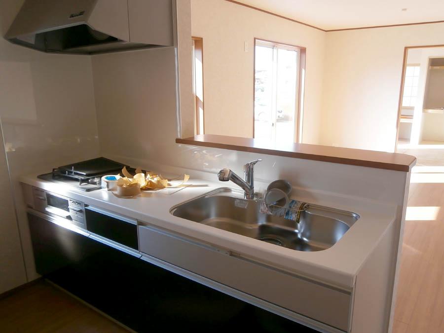 Same specifications photos (living). Was building completed. Such as the actual image from per yang, We have to wait all the time so you can see directly. 