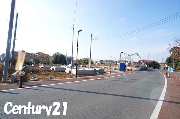 Local photos, including front road. 12 / 4 shooting Foundation