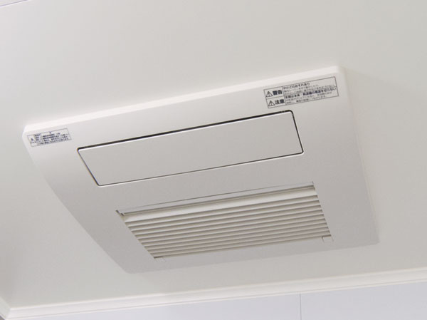 Bathing-wash room.  [Bathroom ventilation heating dryer] Quickly eliminate the moisture in the bathroom, Heating before bathing of washing and drying and cold season in the rain is also possible. In with 24-hour ventilation function, Also it helps to antifungal.