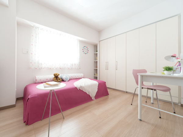 Interior. Western-style 2