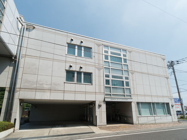 Surrounding environment. Owada hospital (7 min walk ・ About 560m)