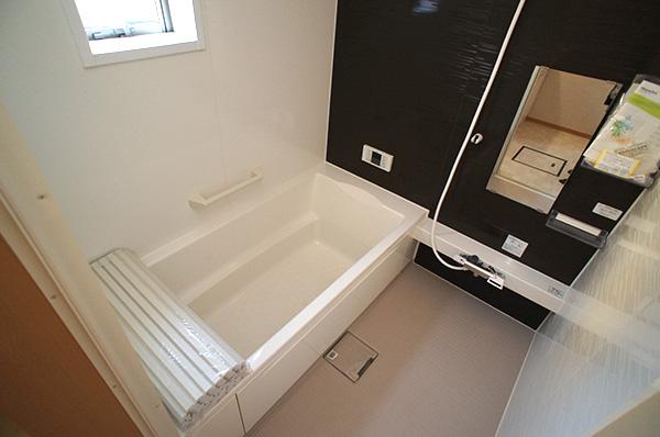 Bathroom. Indoor (12 May 2013) Shooting Building 3