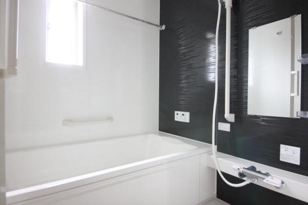 Same specifications photo (bathroom)