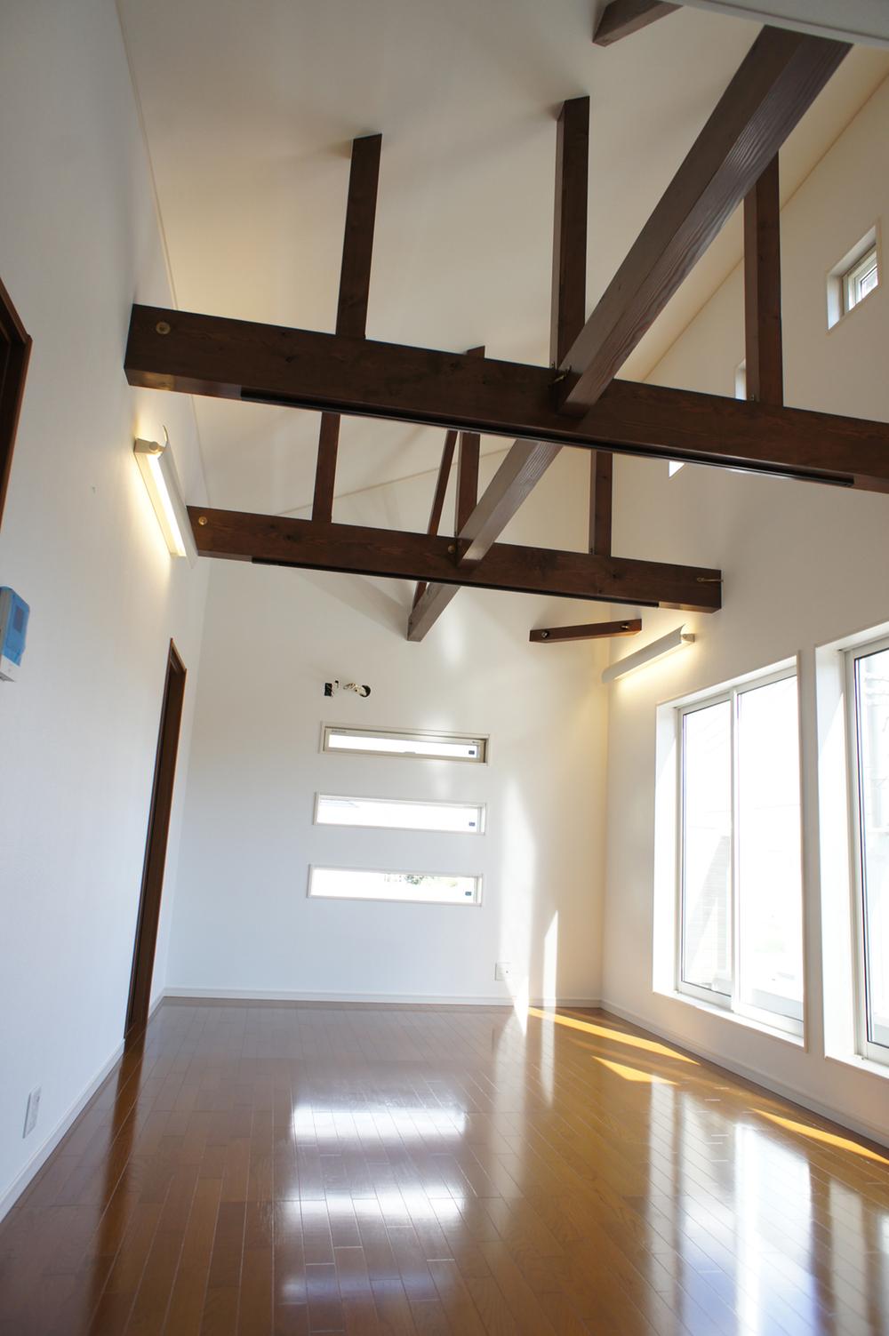 Other. Our construction cases LDK, which produce a feeling of freedom with a gradient. 