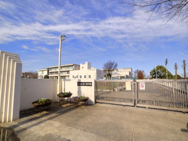 Junior high school. 1120m to the second East Junior High School