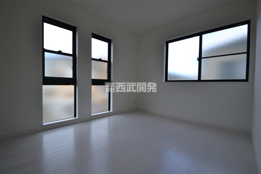 Non-living room. Indoor (12 May 2013) Shooting