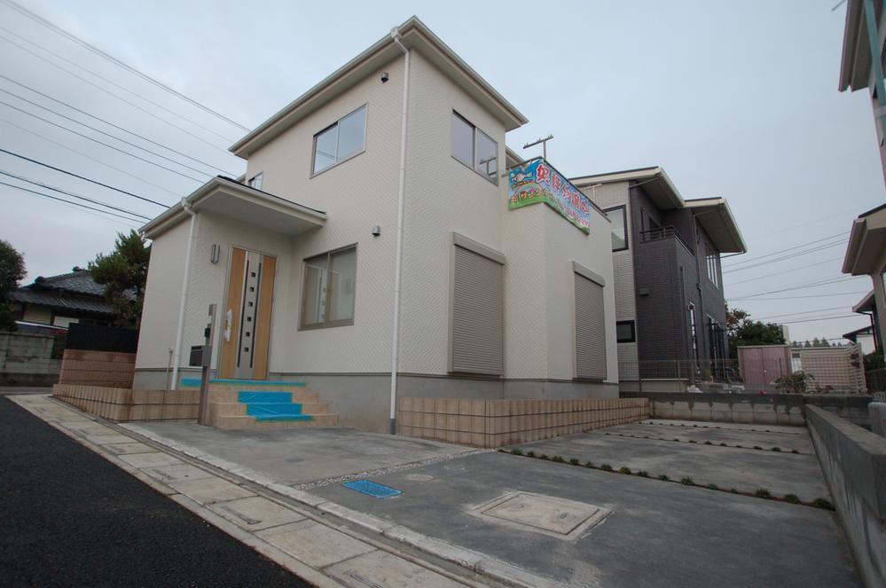 Local appearance photo. Local shooting