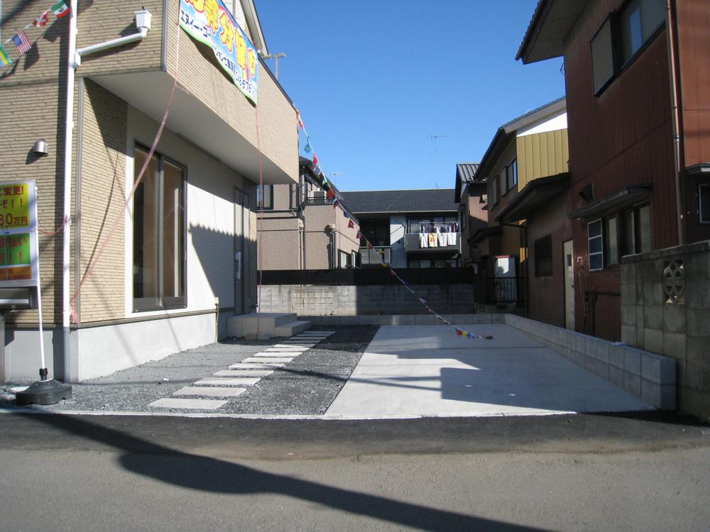 Parking lot. Local (12 May 2013) Shooting