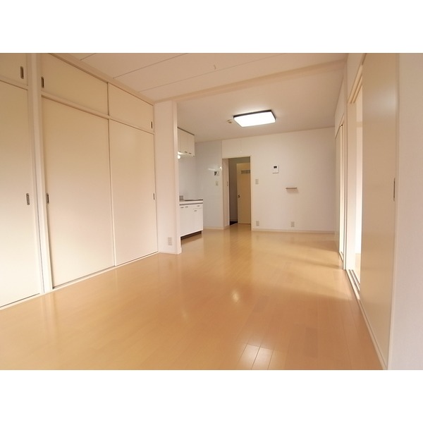 Living and room. Living 12 Pledge