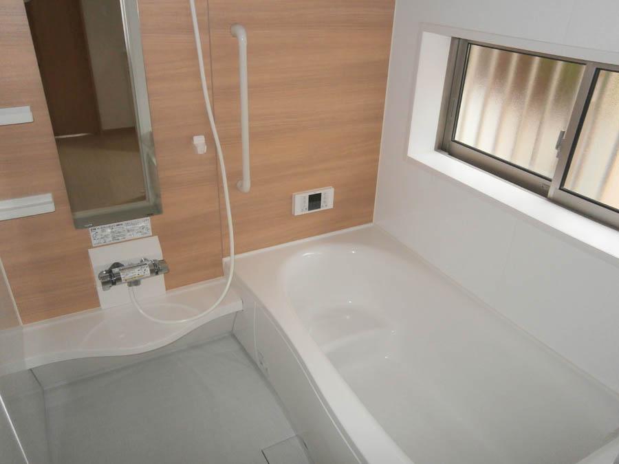 Bathroom. Was building completed. Such as the actual image from per yang, We have to wait all the time so you can see directly.