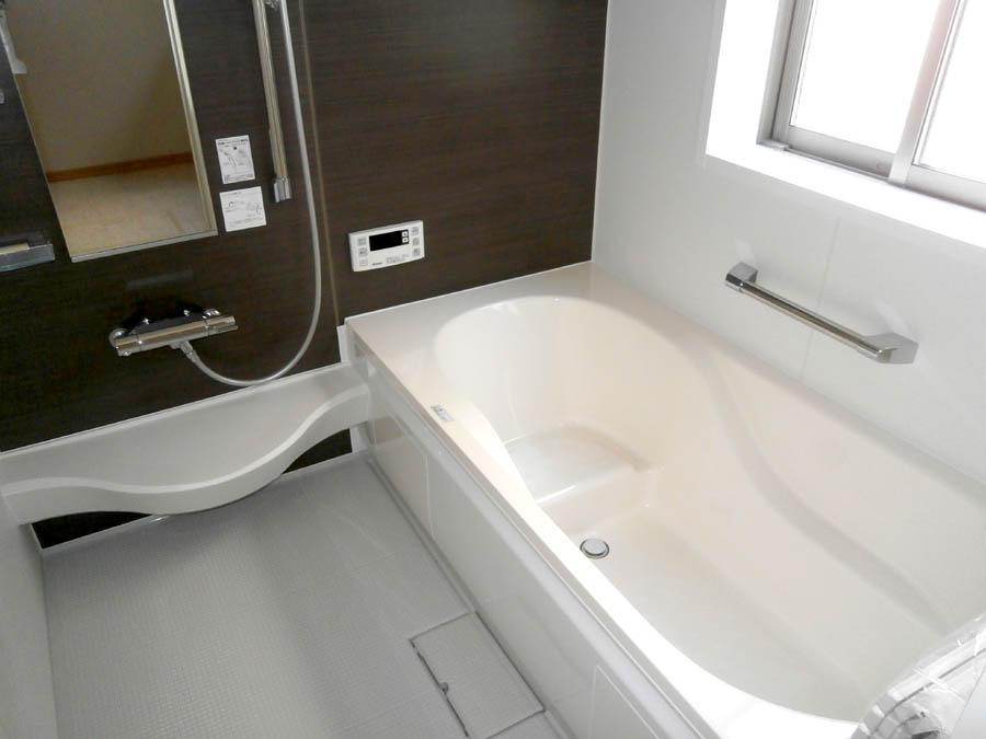 Bathroom. Was building completed. Such as the actual image from per yang, We have to wait all the time so you can see directly.