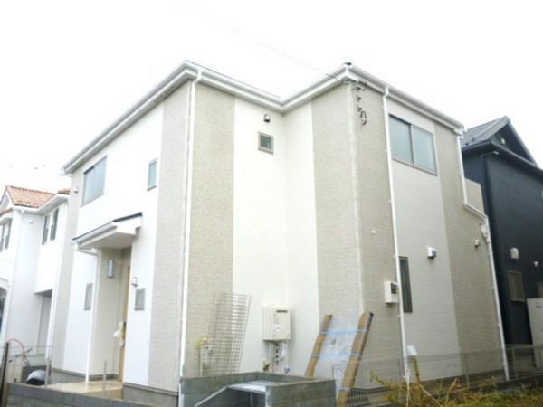 Local appearance photo. Local (11 May 2013) Shooting