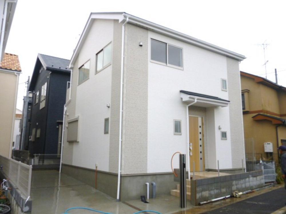 Local appearance photo. Local (11 May 2013) Shooting