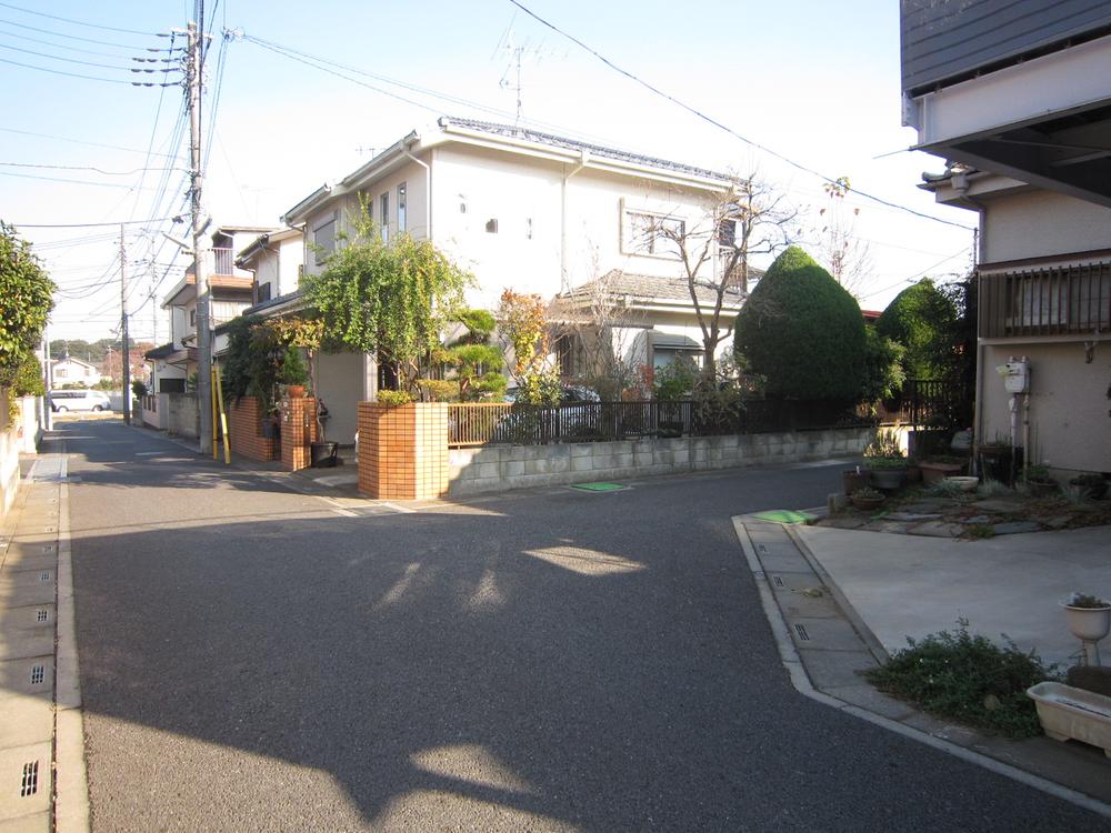 Local photos, including front road. Local (12 May 2013) Shooting